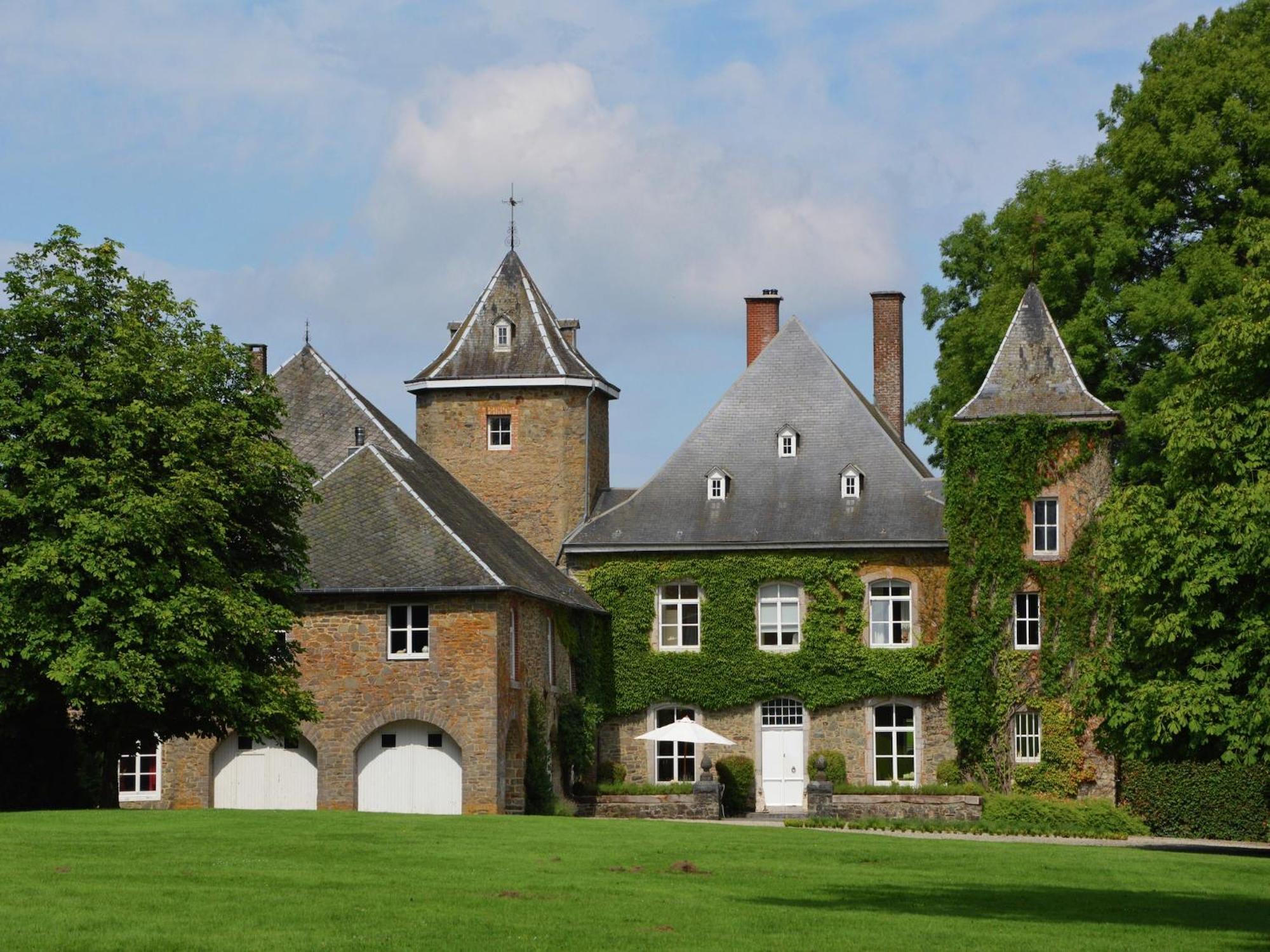Вилла Delightful Castle In Bastogne With Bubble Bath Экстерьер фото